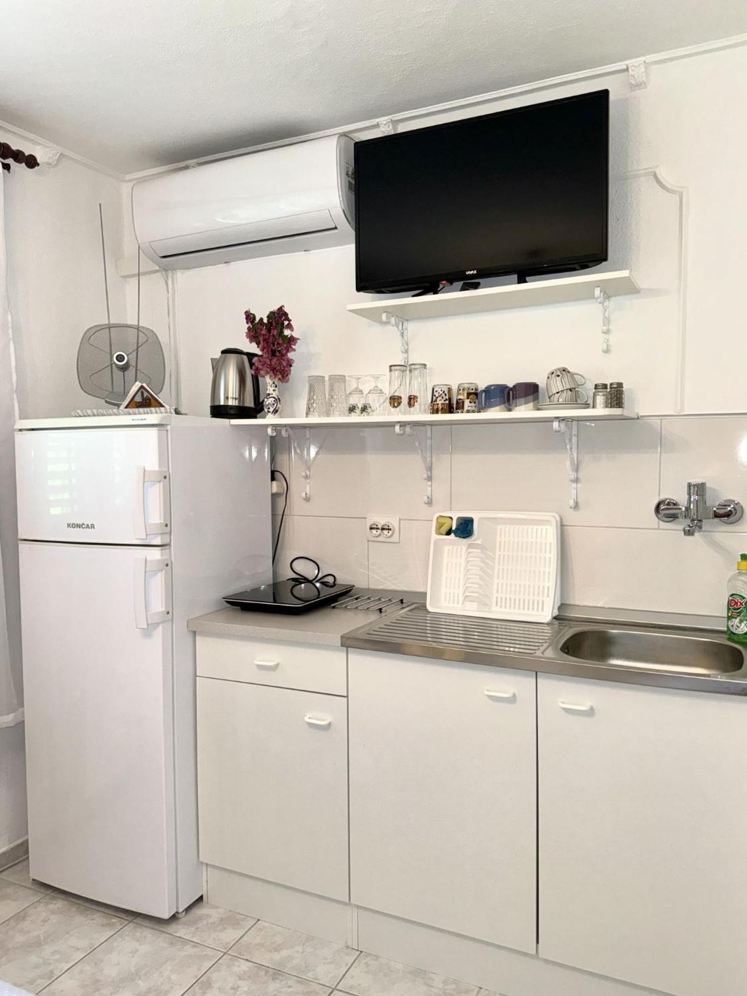 And Makaj Apartman Basina