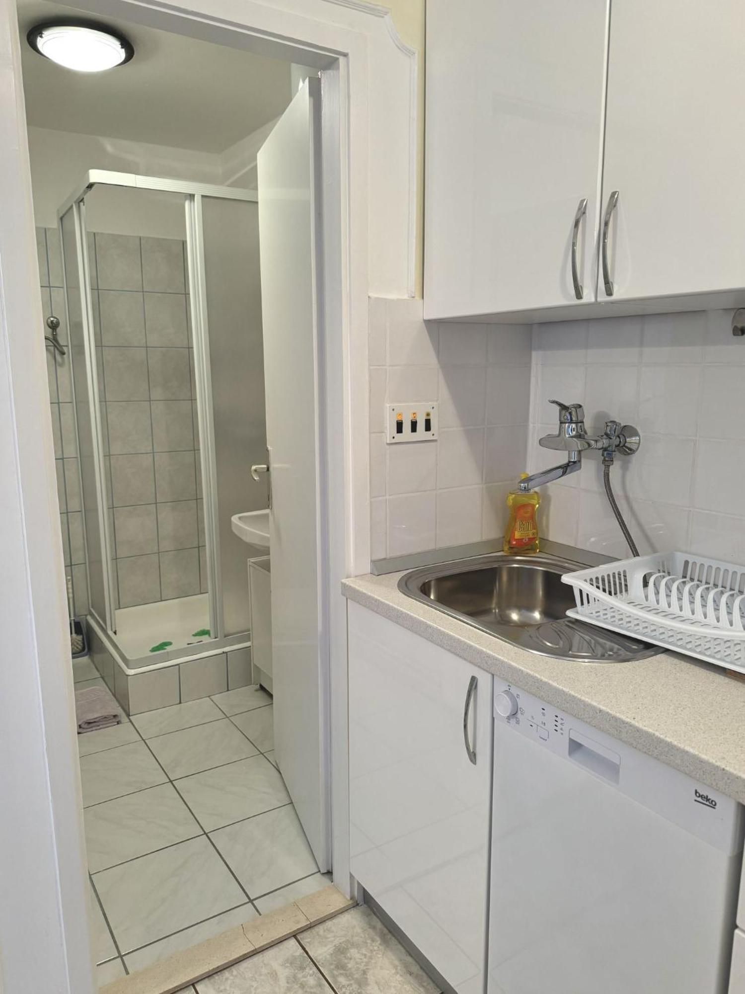 Apartman And Makaj Basina