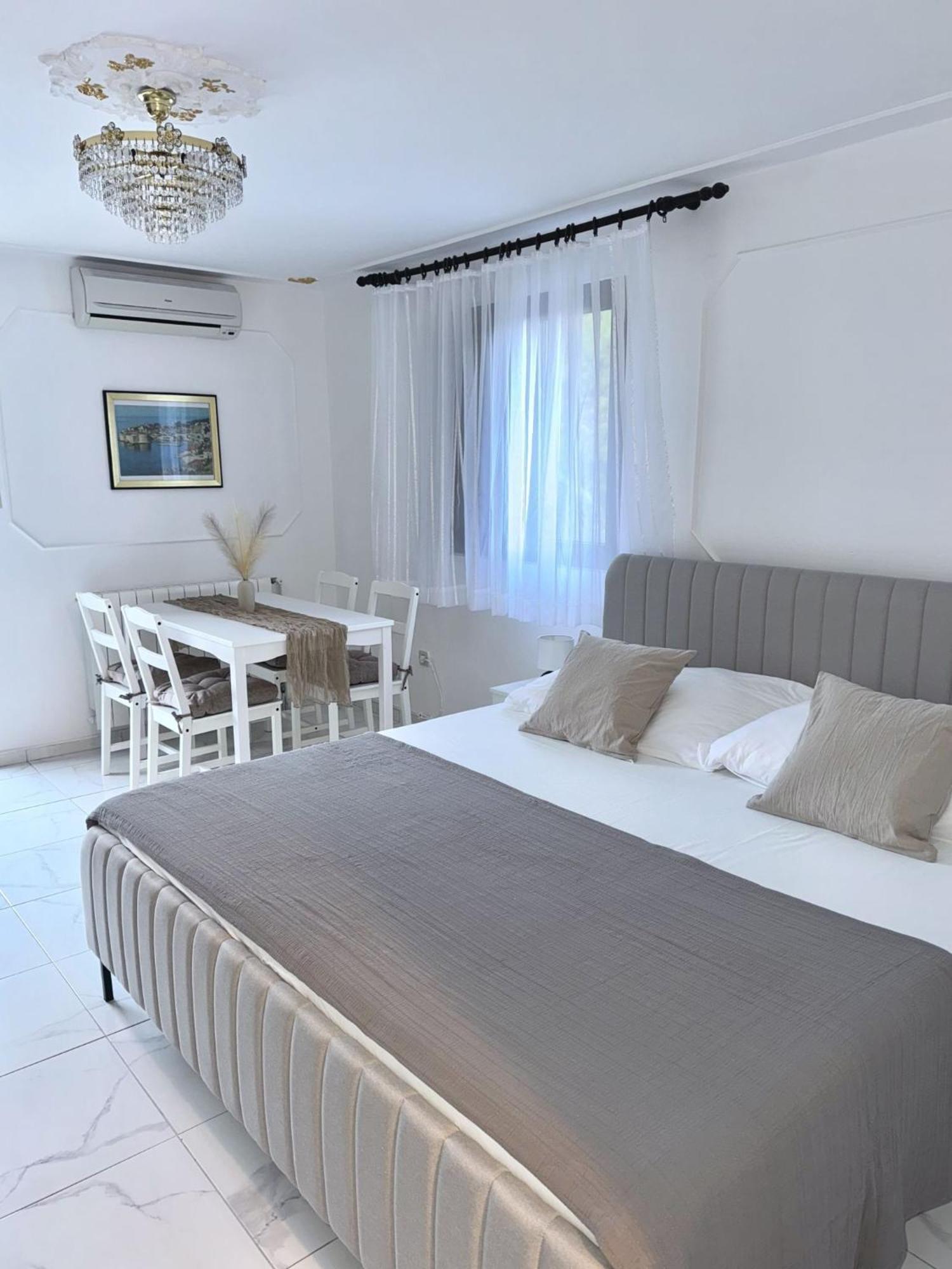 And Makaj Apartman