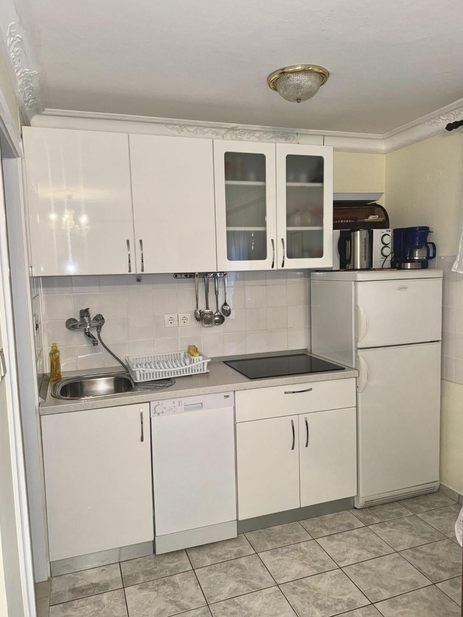 And Makaj Apartman Basina